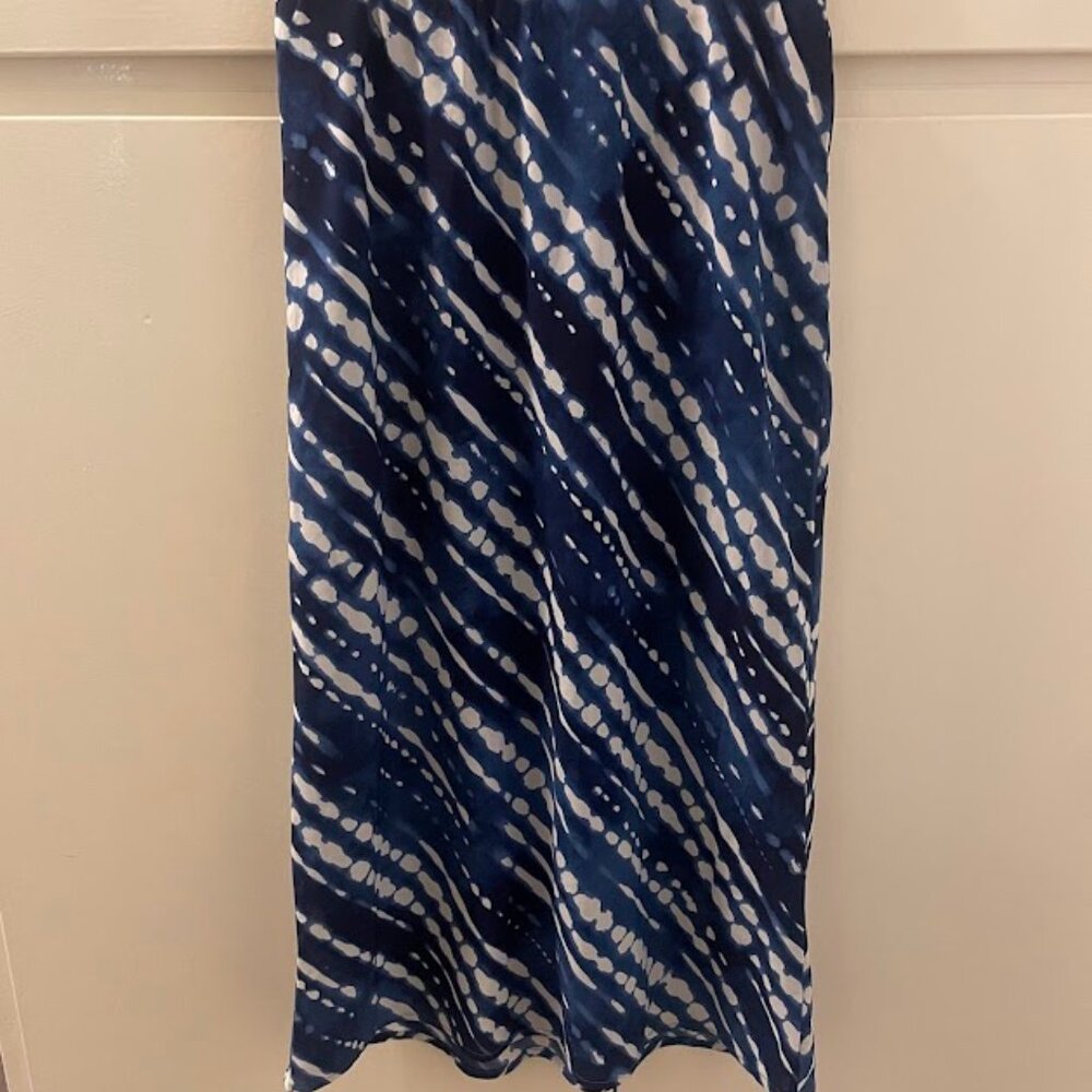Flowy midi-skirt